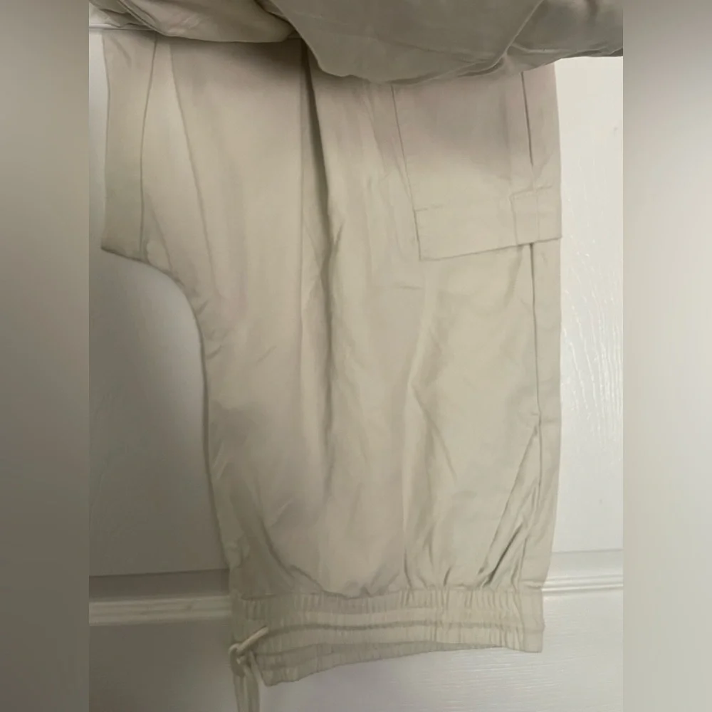 No Boundaries Men’s Khaki Parachute Pants!‎ NWT! Size XL! - Picture 2 of 4